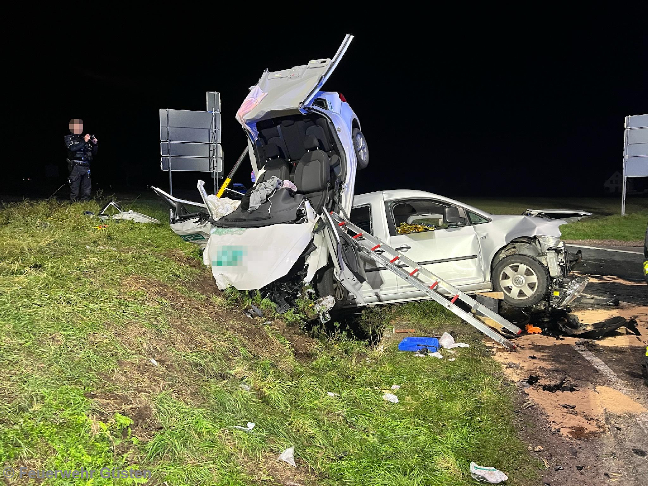 Einsatzfoto Verkehrsunfall mit eingekl. ...